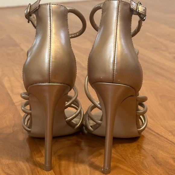 Steve Madden Spiral Heel Sandal (Rose Gold)+ Size 9 US - Picture 2 of 3